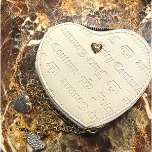 Juicy Couture heart shaped card holder/coin purse coin purse in cream